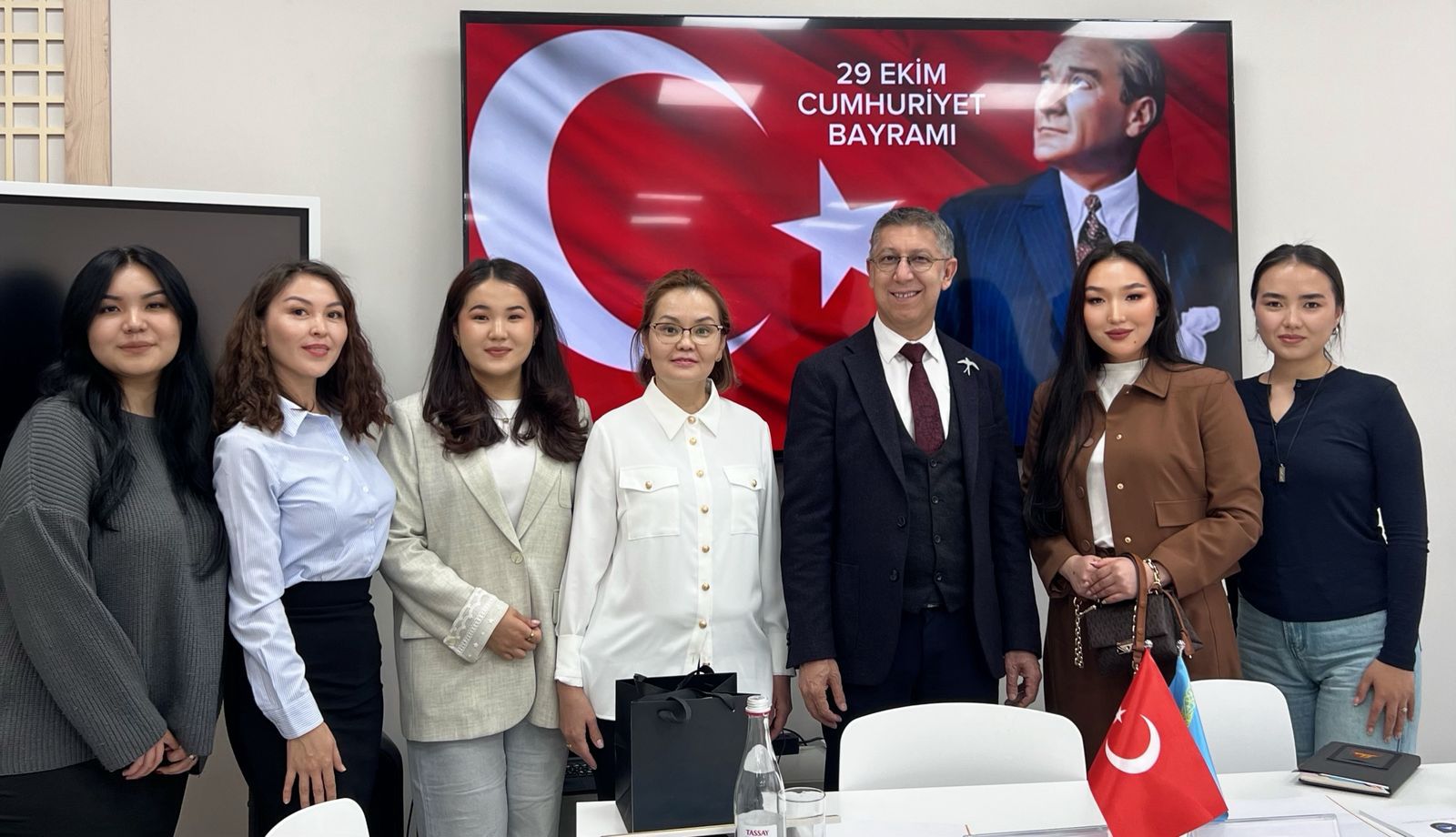 ҚазҰУ-да Түркия Республикасының күніне арналған кездесу өтті